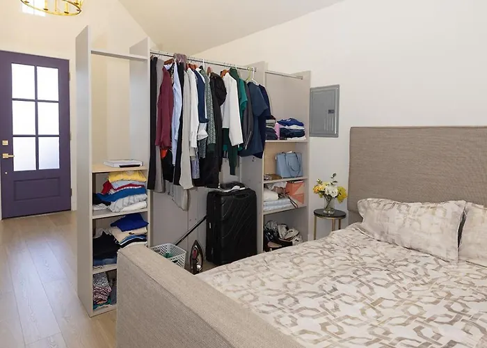Hollywood Family Nest In Burbank, Steps To Studios!