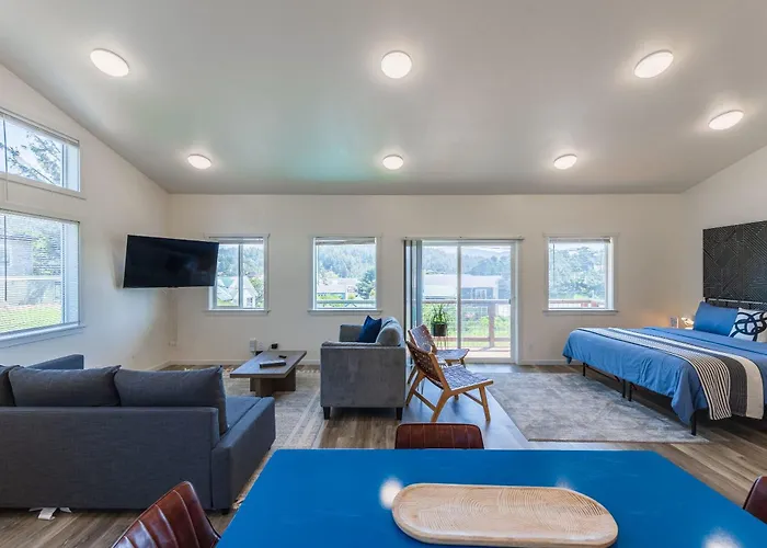 #Stayinmydistrict Oceanview Studio Loft