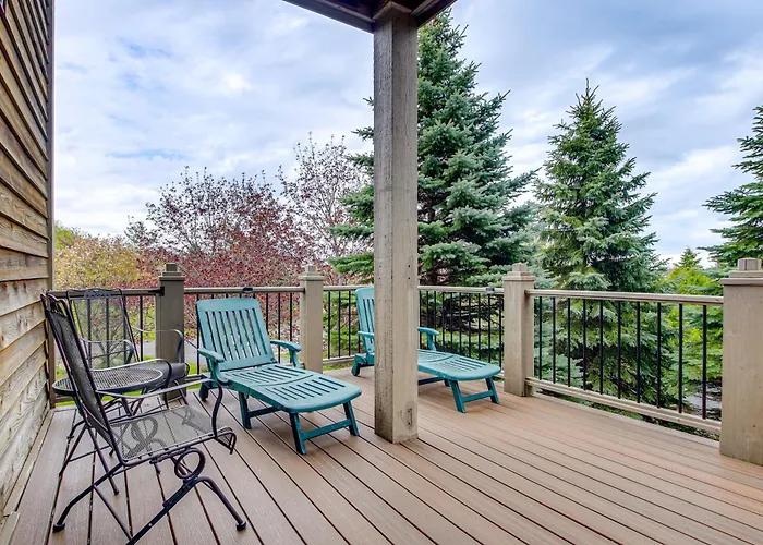 Door County Townhome: Pool Access, 1 Mi To Beach!