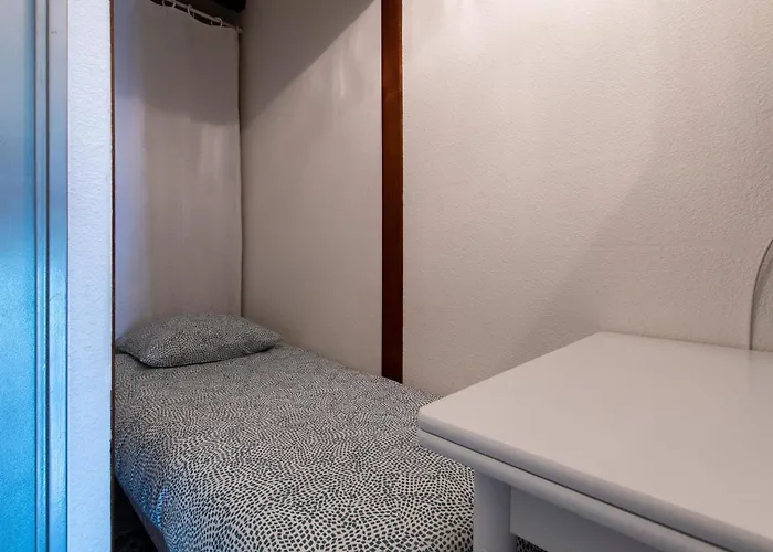 Spacieux Studio Cabine-Parking Gratuit-Clim-Proche Centre & Mer-Vue Port Lgm