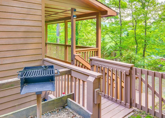 'Fox Den' W/ Hot Tub! 22 Mi To Cataloochee Skiing