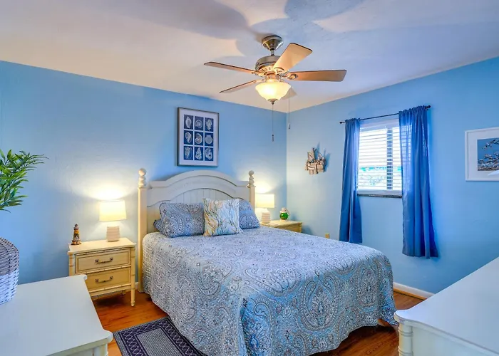 Waterfront Duplex W/ Dock & Views: Near Town!