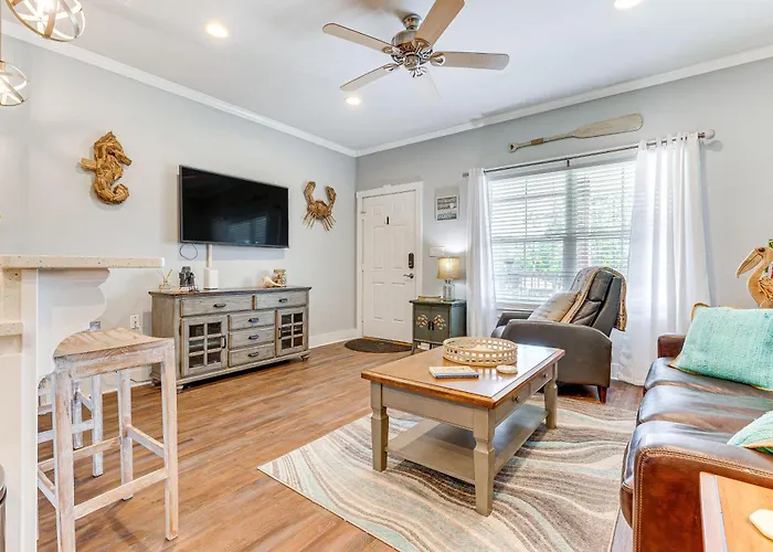 Dauphin Island Escape Near Beach & Bike Path!