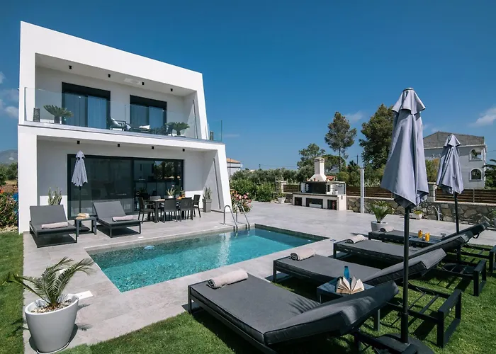 Sunwhite Villas - Private Pool & Cozy Atmosphere, By Zantewize