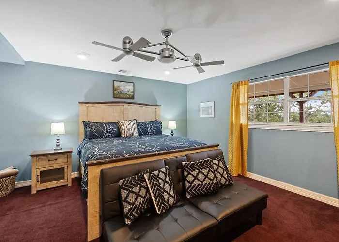 Hilltop Haven: Spacious 2BR Home with Jacuzzi, Scenic Views, and Pet-Friendly Acres