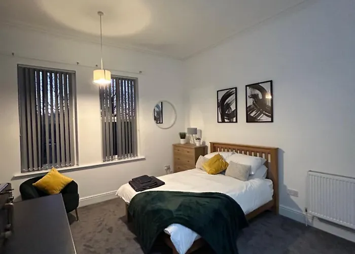 Large Studio With Homely Features!