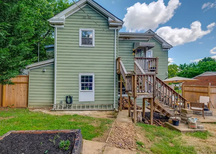 3 Mi To Liberty U: Apt W/ Full Kitchen & King Bed!