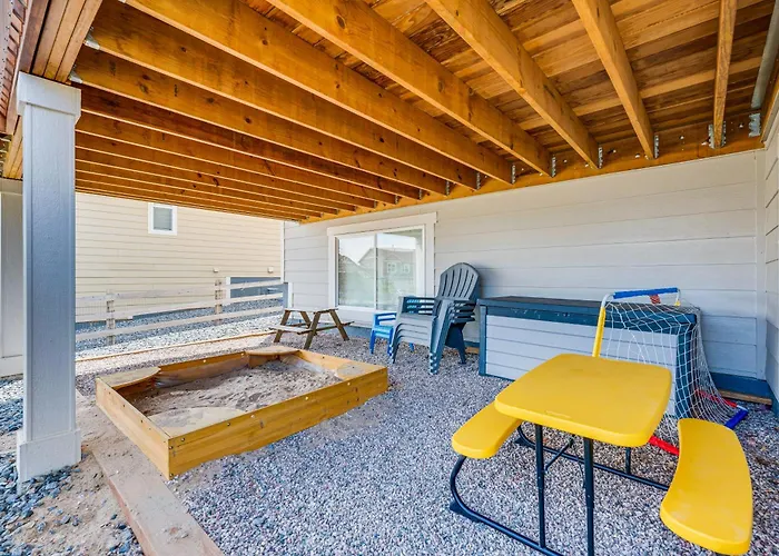 Berthoud Home W/ Fire Pit, Close To Lake Loveland!