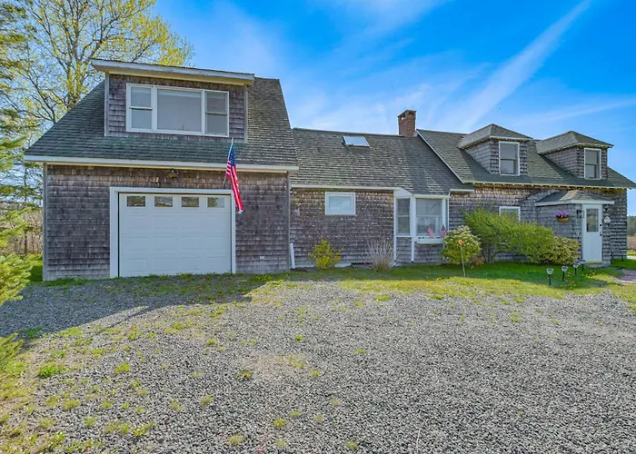 Prime Coastal Location! Large Family Villa