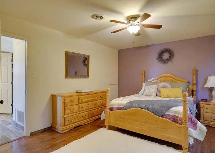 Chic Silver City Getaway W/ Patio + Gas Grill