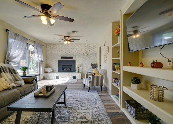 Chic Silver City Getaway W/ Patio + Gas Grill