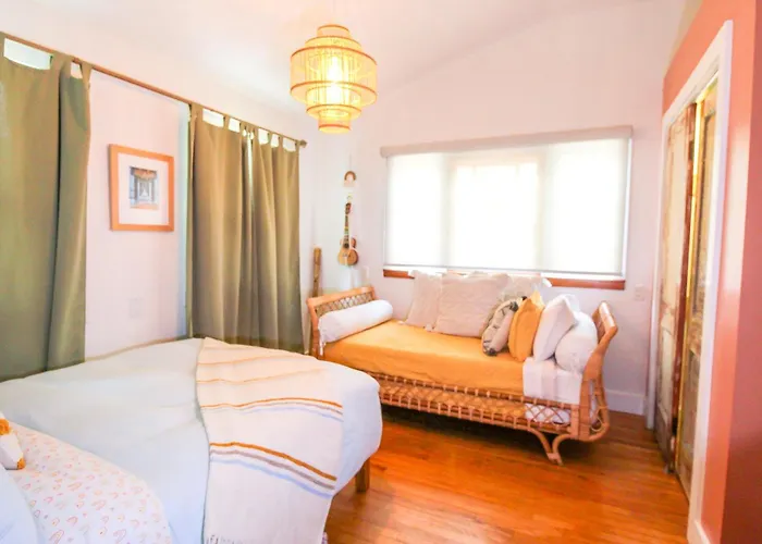 Luxurious Bohemian Bungalow In Lincolnville - Mins From Downtown!