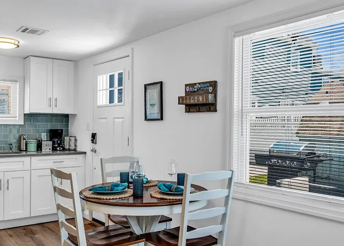 Belmar Beach Bungalow 35 Blocks To Sand Fire Pit, Grill, 3 Beach Badges