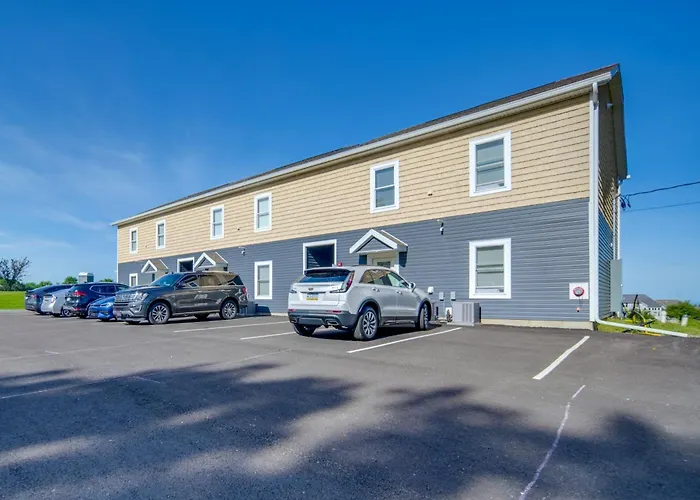 4 Mi To Lake Erie: Condo In Golf Community