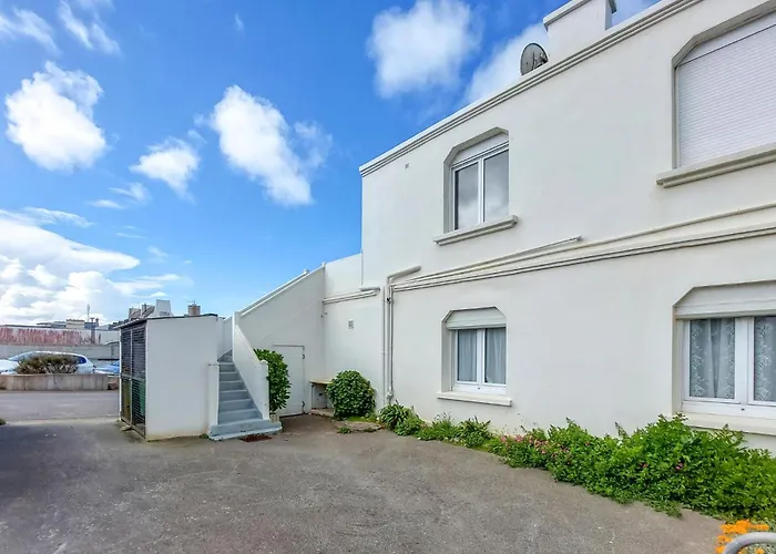 Beautiful Apartment In Le Conquet With Wifi