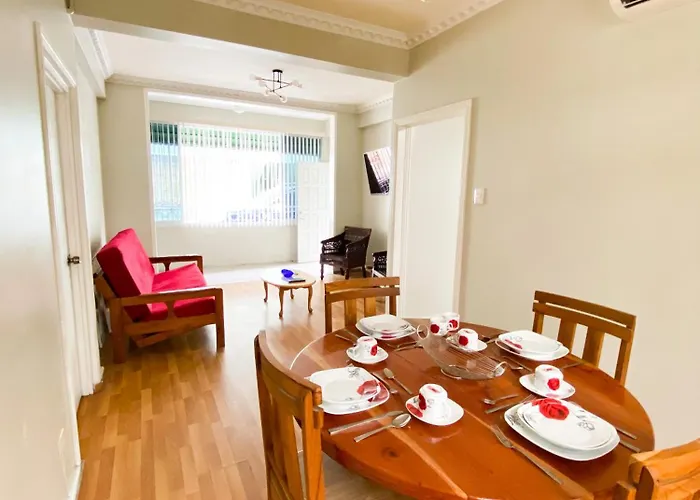 Mjs On The Savannah- Spacious 2-Bed Across From The Savannah