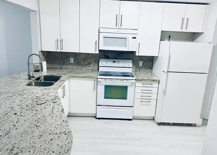 Modern 2Br 2Ba Condo Near Aventura! Wi-Fi! Parking
