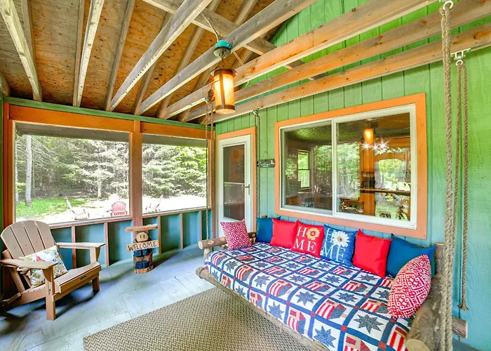 'Cardinal Pines' Cabin On 8 Acres - Dog Friendly!