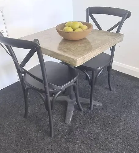 Apartment 1 - Haddin Court - Executive One Bedroom