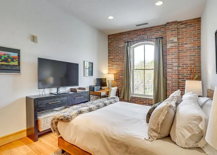 Near Trail: Dtwn Eagle Ranch Condo W/ Balcony