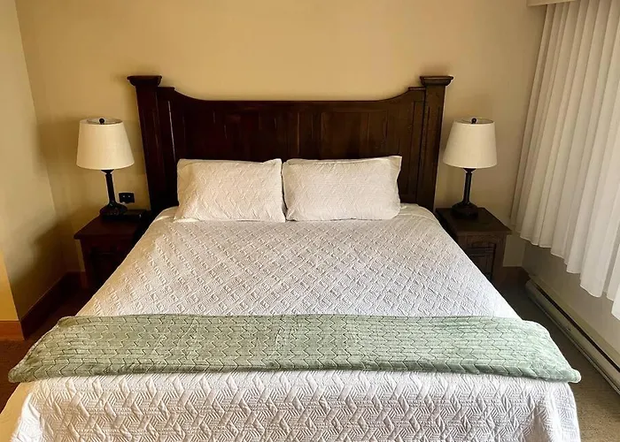 Mt Cb Mountain Side With King Bed, Hot Tub, Pool & Kitchen!