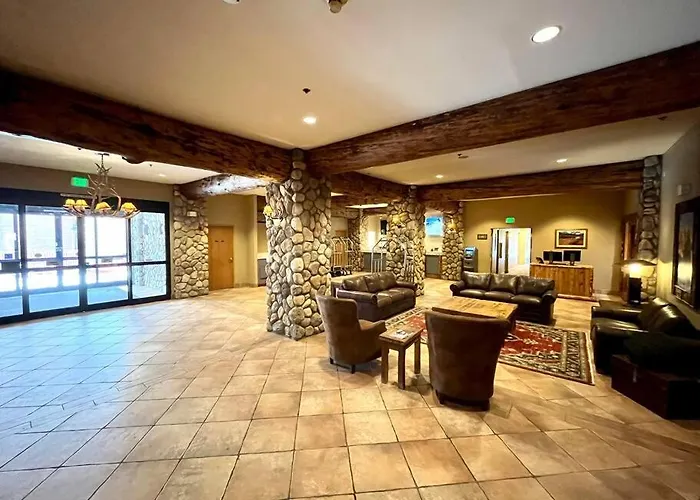Mt Cb Mountain Side With King Bed, Hot Tub, Pool & Kitchen!