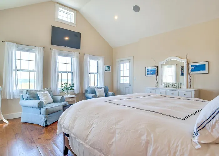 Stunning Ocean View! Beachfront Nantucket Retreat