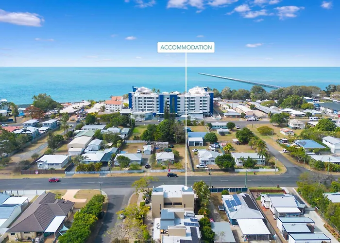 'Bay View' With Pool And Rooftop Entertaining Area