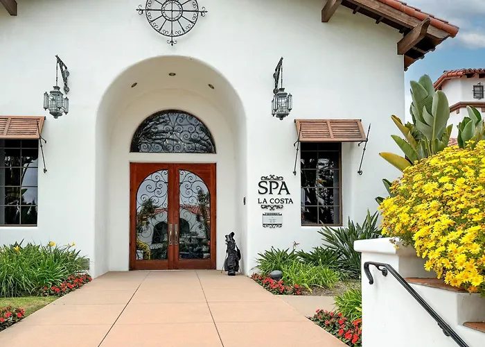 Heated Pool & Hot Tub Access, Walk 2 Omni Resort, Free Parking, Wi-Fi, Washer & Dryer