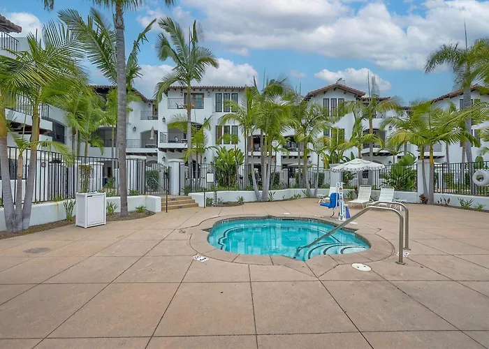 Heated Pool & Hot Tub Access, Walk 2 Omni Resort, Free Parking, Wi-Fi, Washer & Dryer