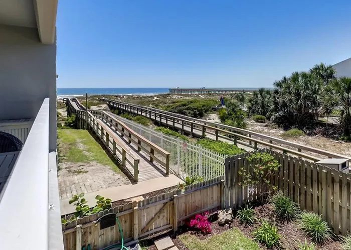 Ketch Courtyard Condo - Oceanview Balcony - Pool - Steps From The Beach