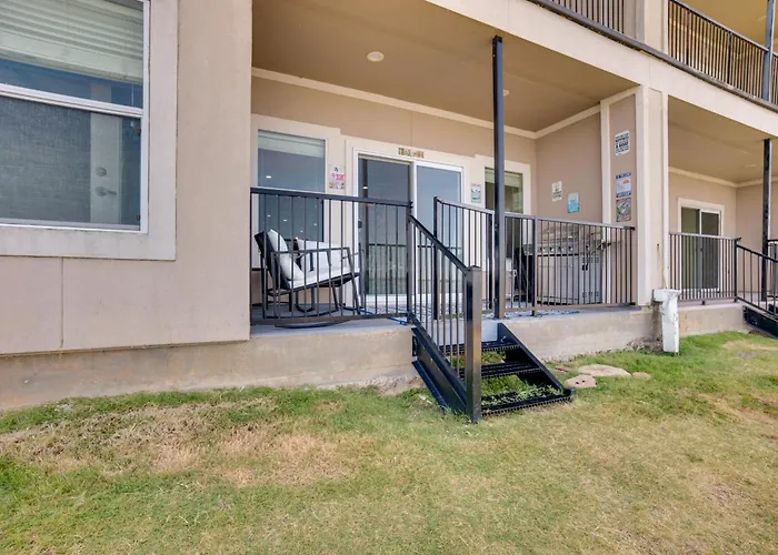 Lake Conroe Waterfront Home: Patio & Shared Pool!