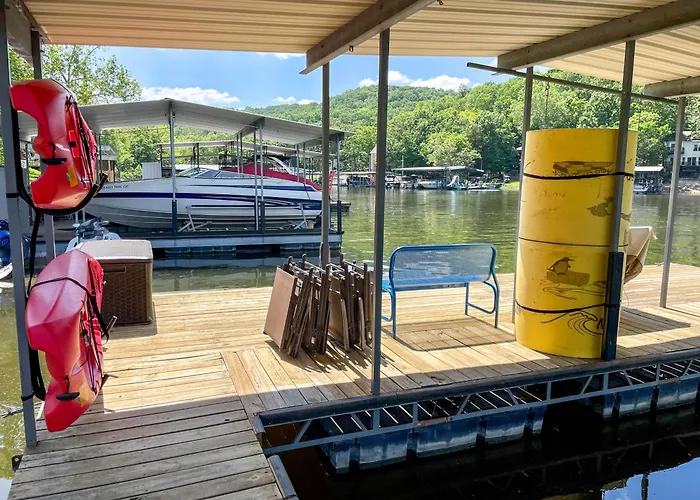Lakefront Missouri Vacation Rental W/ Dock & Slip!