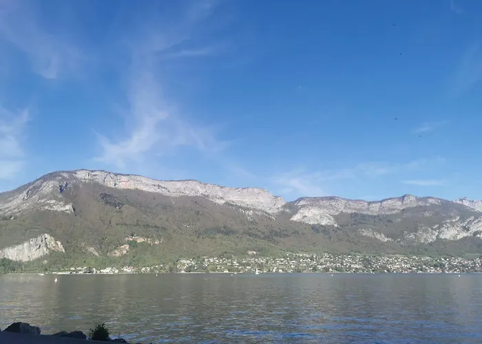 Charmant Appartement A 1 Minute Du Lac