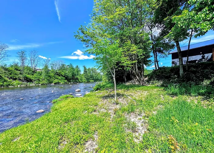 37Pa Superbly Appointed Riverfront Home In Littleton! Skiing, Hiking, Firepit, Wifi!