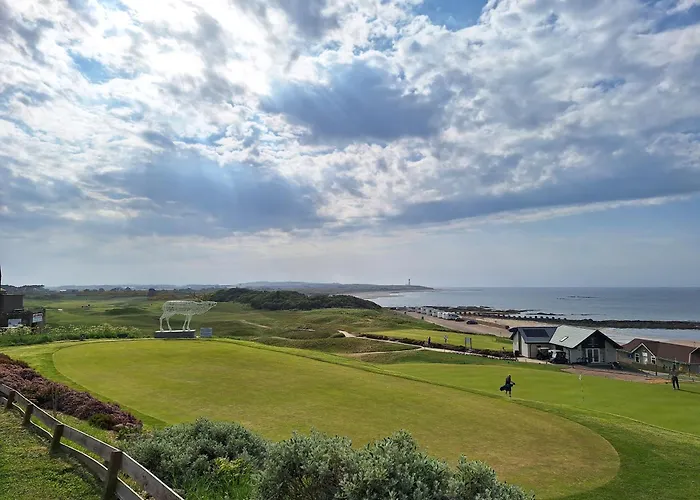 5 Fulmar Road**Next To West Beach And Golf Course