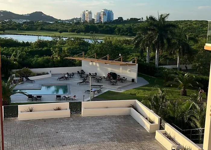 Emerald Upscale Studio In Maho-Walking Distance To Beach