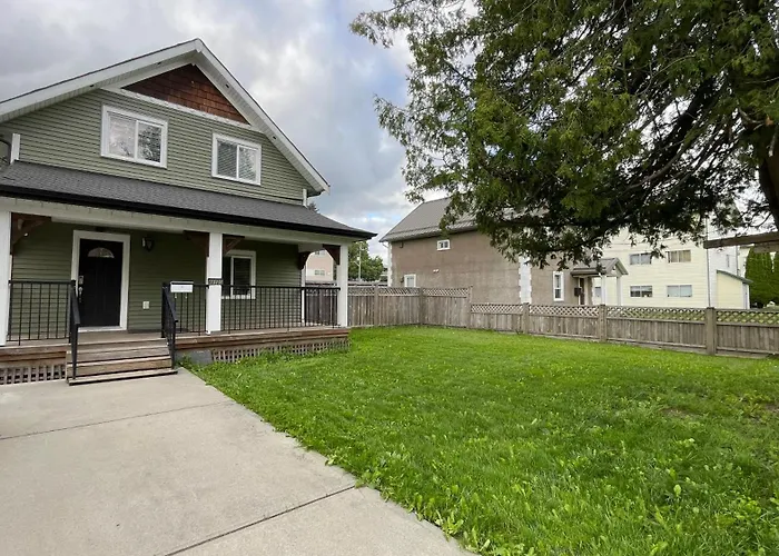 King And Queen Rooms -J&J Chilliwack
