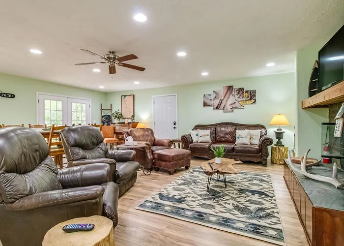Cotter Home W/ Deck ~ 1 Mi To Big Spring Park!