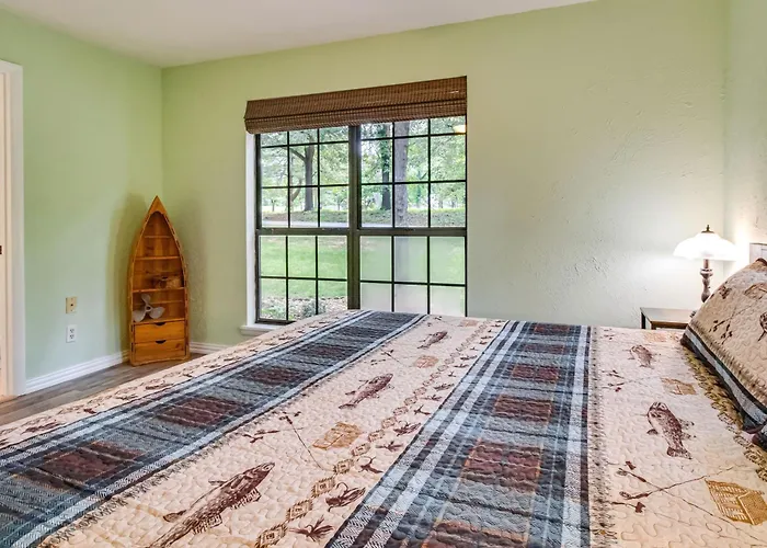 Cotter Home W/ Deck ~ 1 Mi To Big Spring Park!
