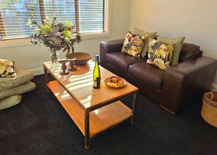 Apartment 2 - Haddin Court - Stunning Executive