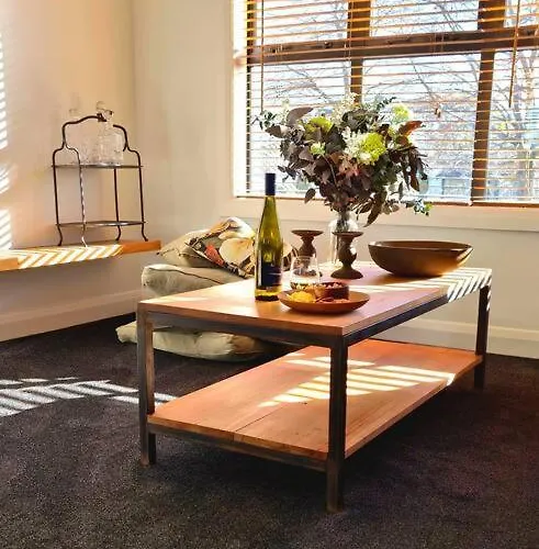 Apartment 2 - Haddin Court - Stunning Executive