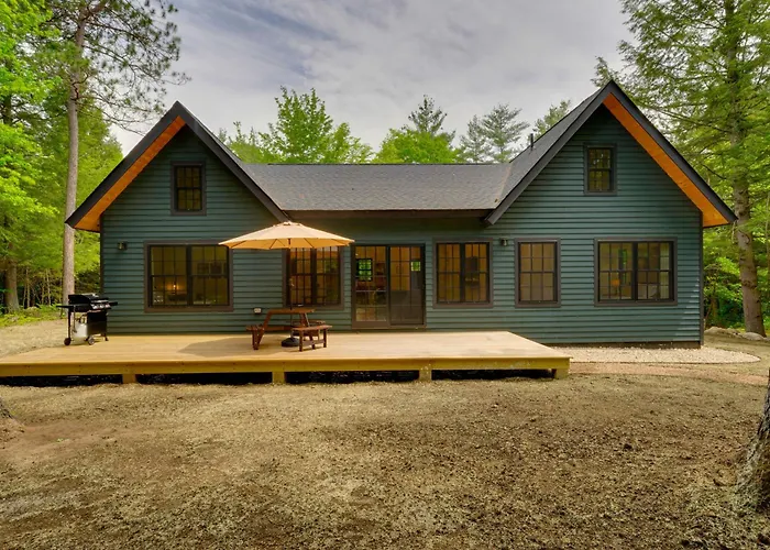 Secluded Wilmington Cabin: Fire Pit & Grill