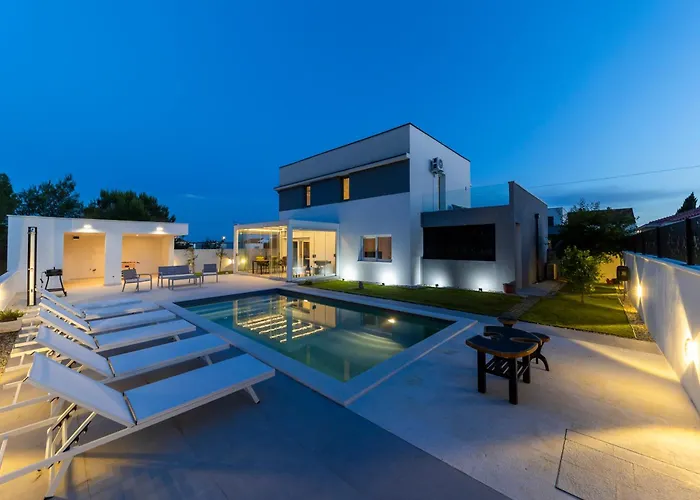 Alba Family Home