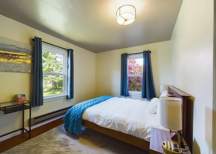 Daffodil Cottage In Downtown Packwood, Wifi, Bbq, Firepit, Smores