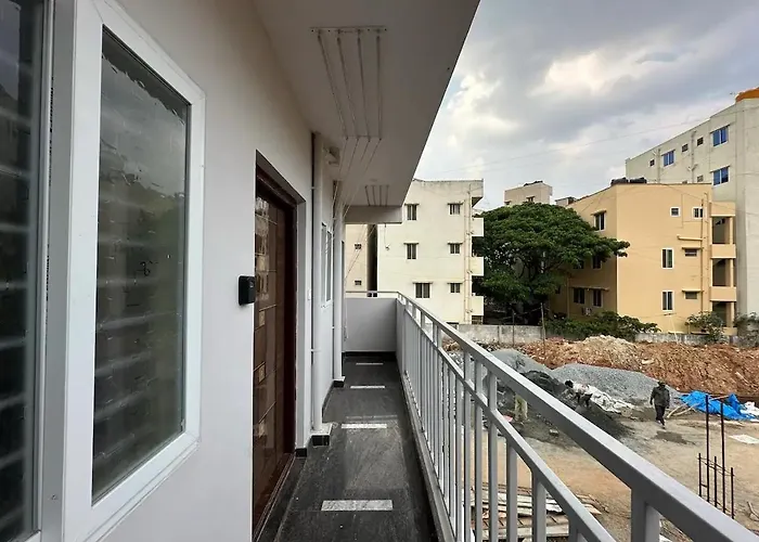 Cozy Room 1Bhk With Lift 102