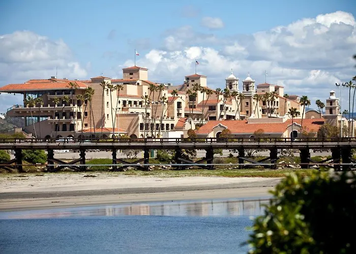 Sand Pebbles Resort - Amazing 2 Bedroom Condo Right By The Beaches & Attractions