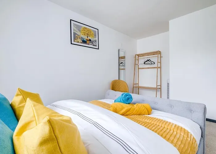 Stylish 3 Bed In Great Location - Bta Homes Serviced Accommodation Wolverhampton