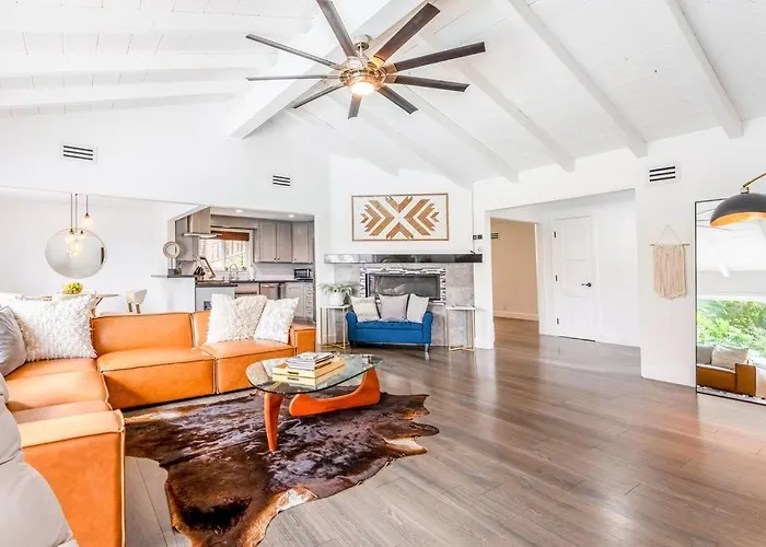 Amazing Views With Heated Pool And Jacuzzi Near Beach