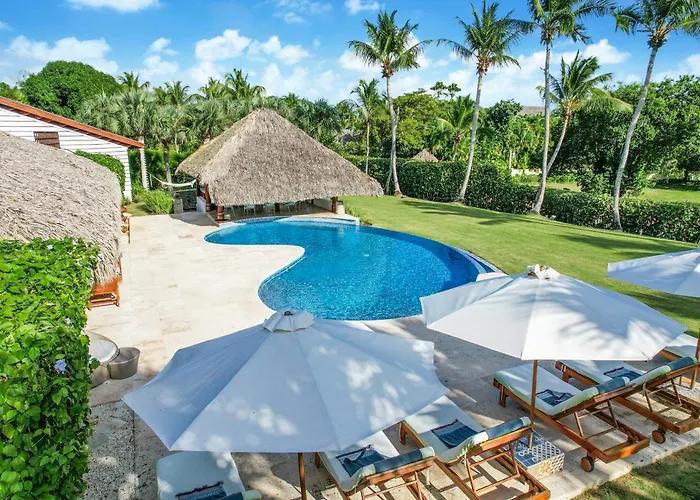 Unique Villa With Ocean And River Views - Staff & Golf Carts